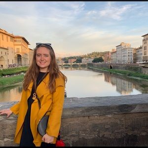 Meet your Posher, Lauren